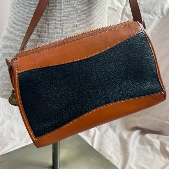 Dooney & Bourke All Weather Leather crossbody bag - Picture 3 of 9